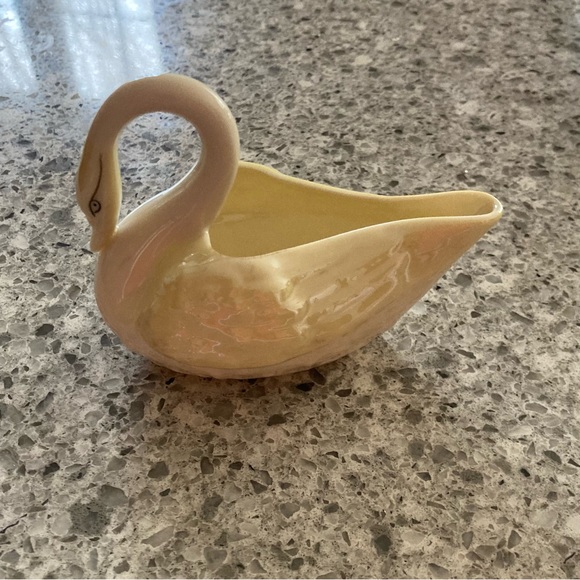 Belleek swan figurine - Picture 3 of 4